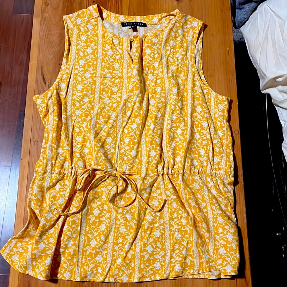 Cute Como Black summer tank. Great condition. Never worn.
